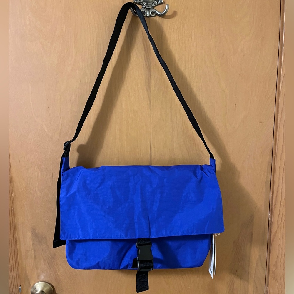 BAGGU nylon messenger bag